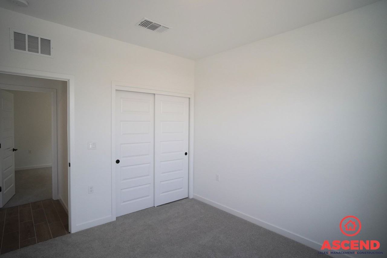 7419 Peach Grove Ln - Photo 3 of 22