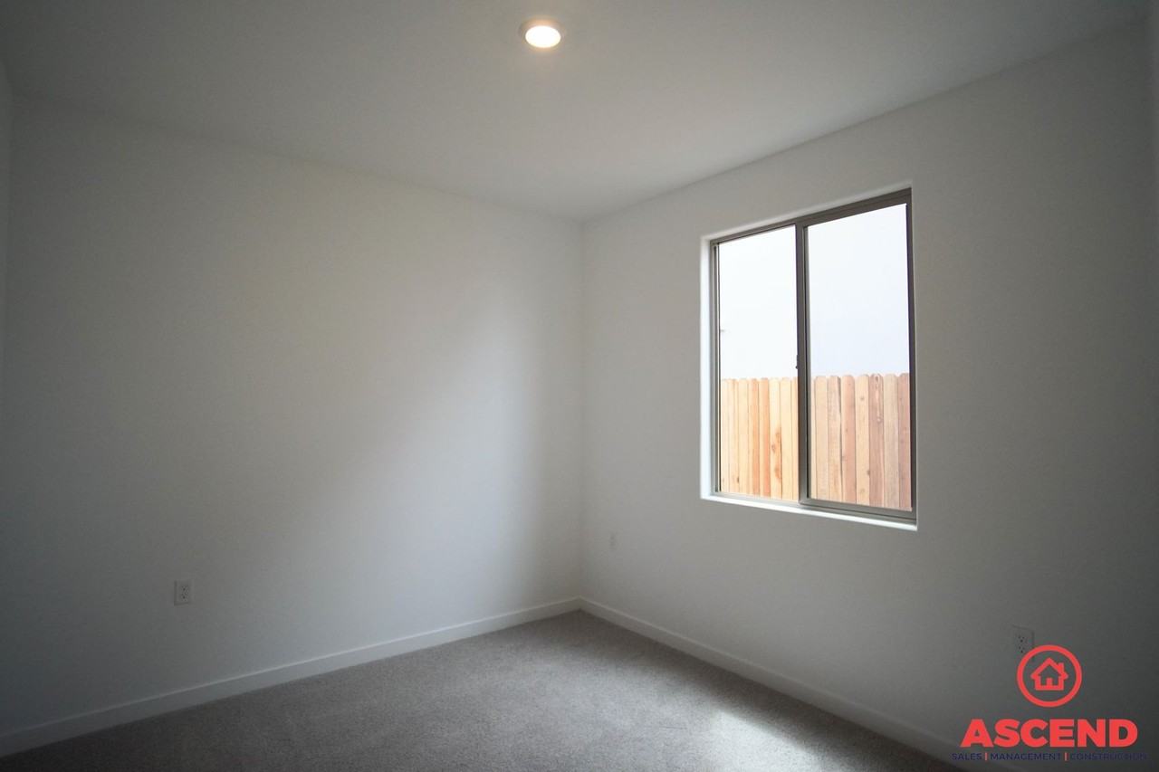 7419 Peach Grove Ln - Photo 4 of 22