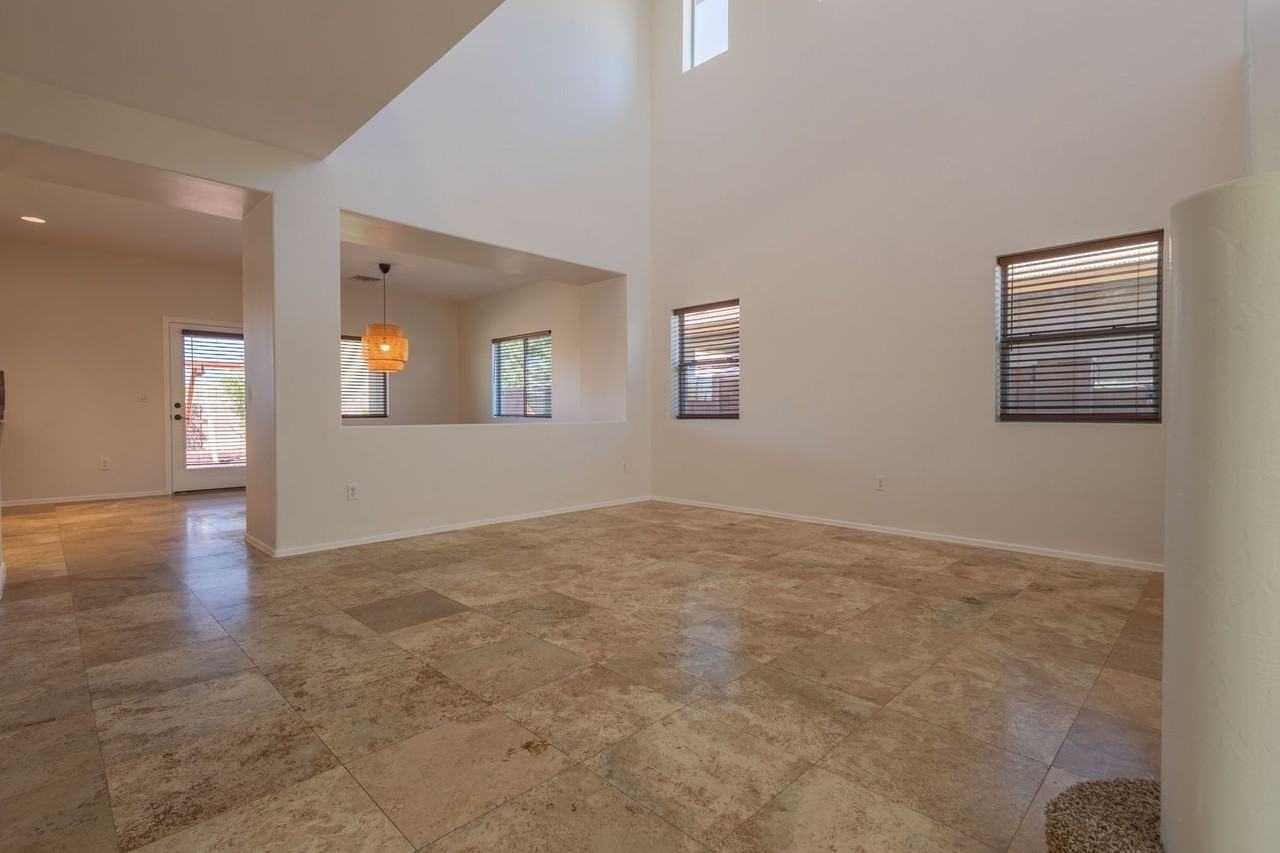 12821 N Fox Hollow Dr - Photo 2 of 38