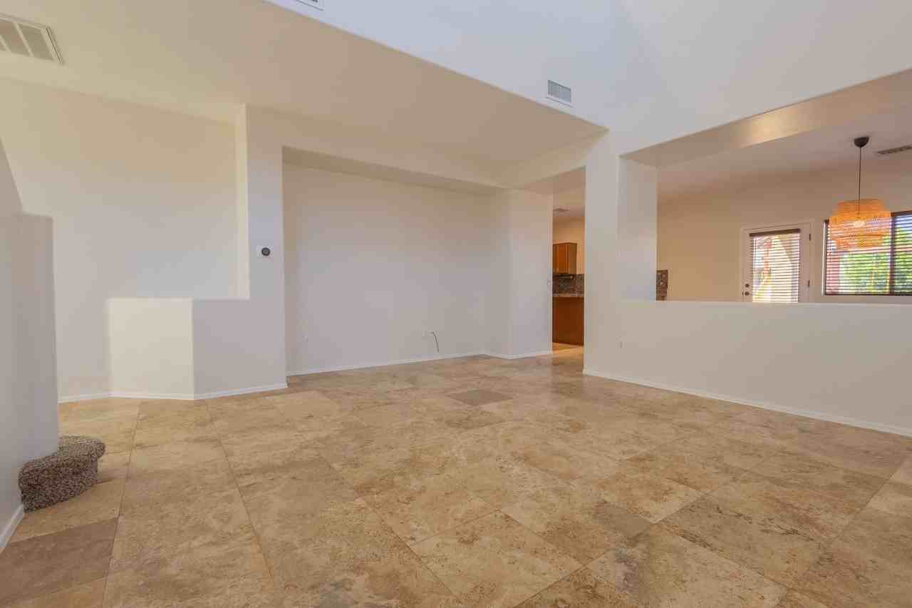 12821 N Fox Hollow Dr - Photo 3 of 38