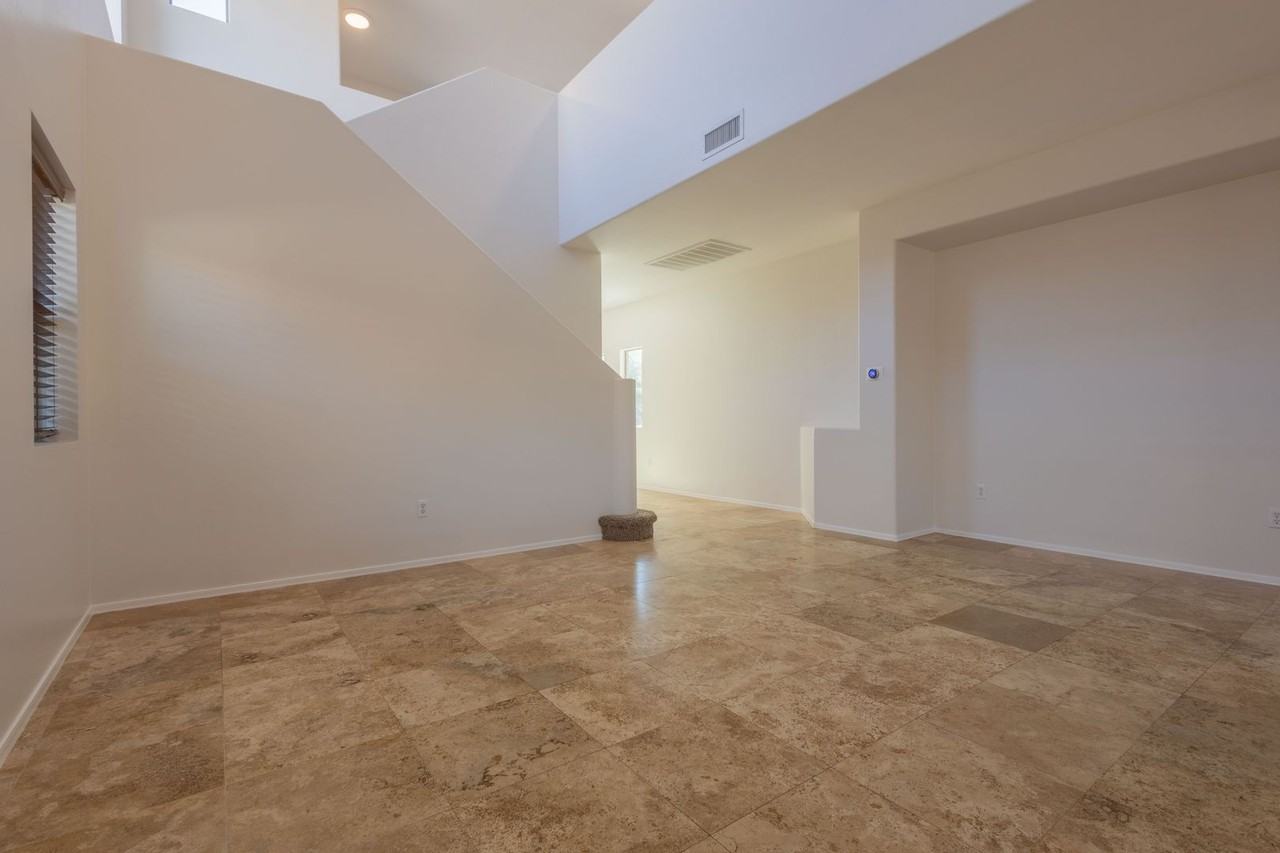 12821 N Fox Hollow Dr - Photo 4 of 38