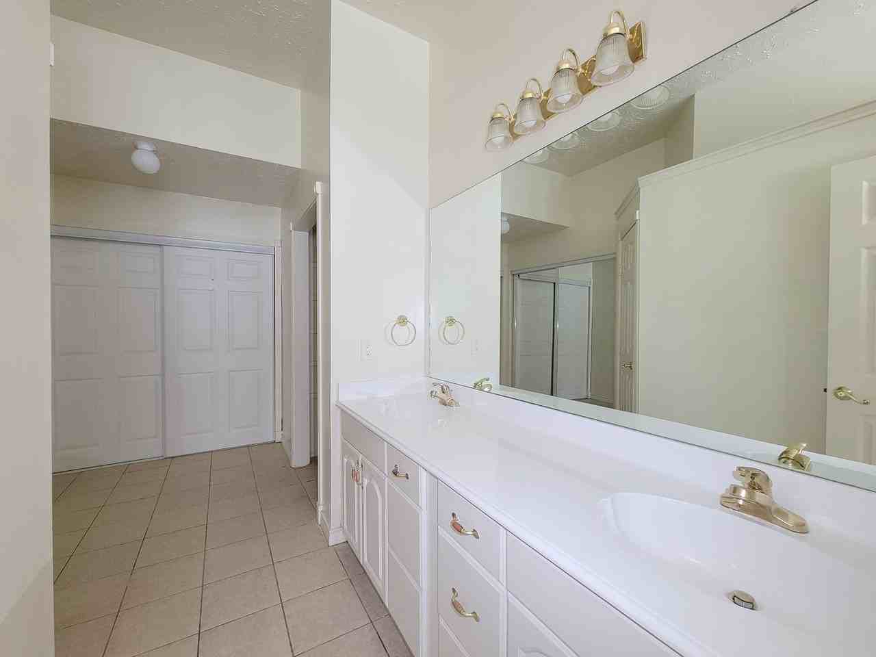 2118 Creekshire Drive - Photo 6 of 38