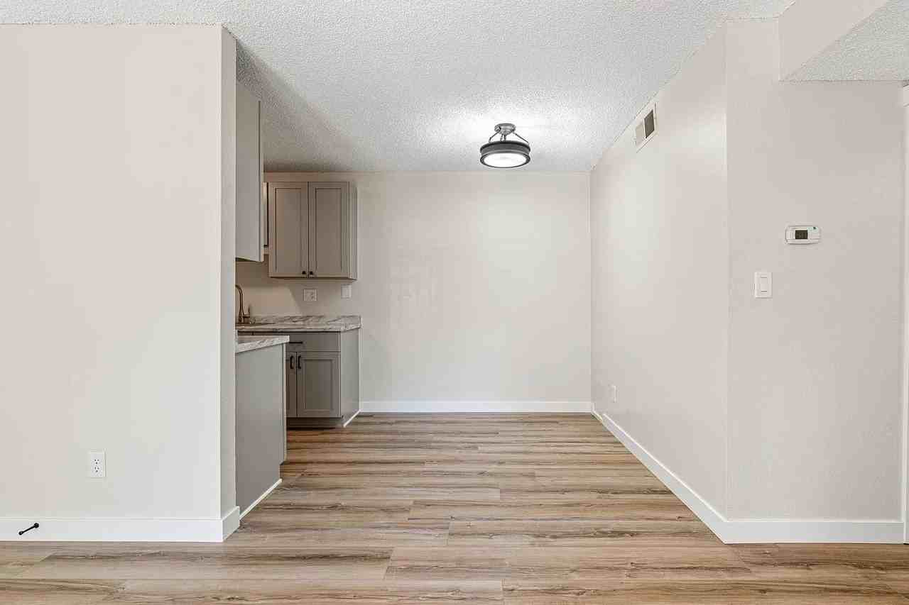 3250 Oneal Cir #D15 - Photo 4 of 24