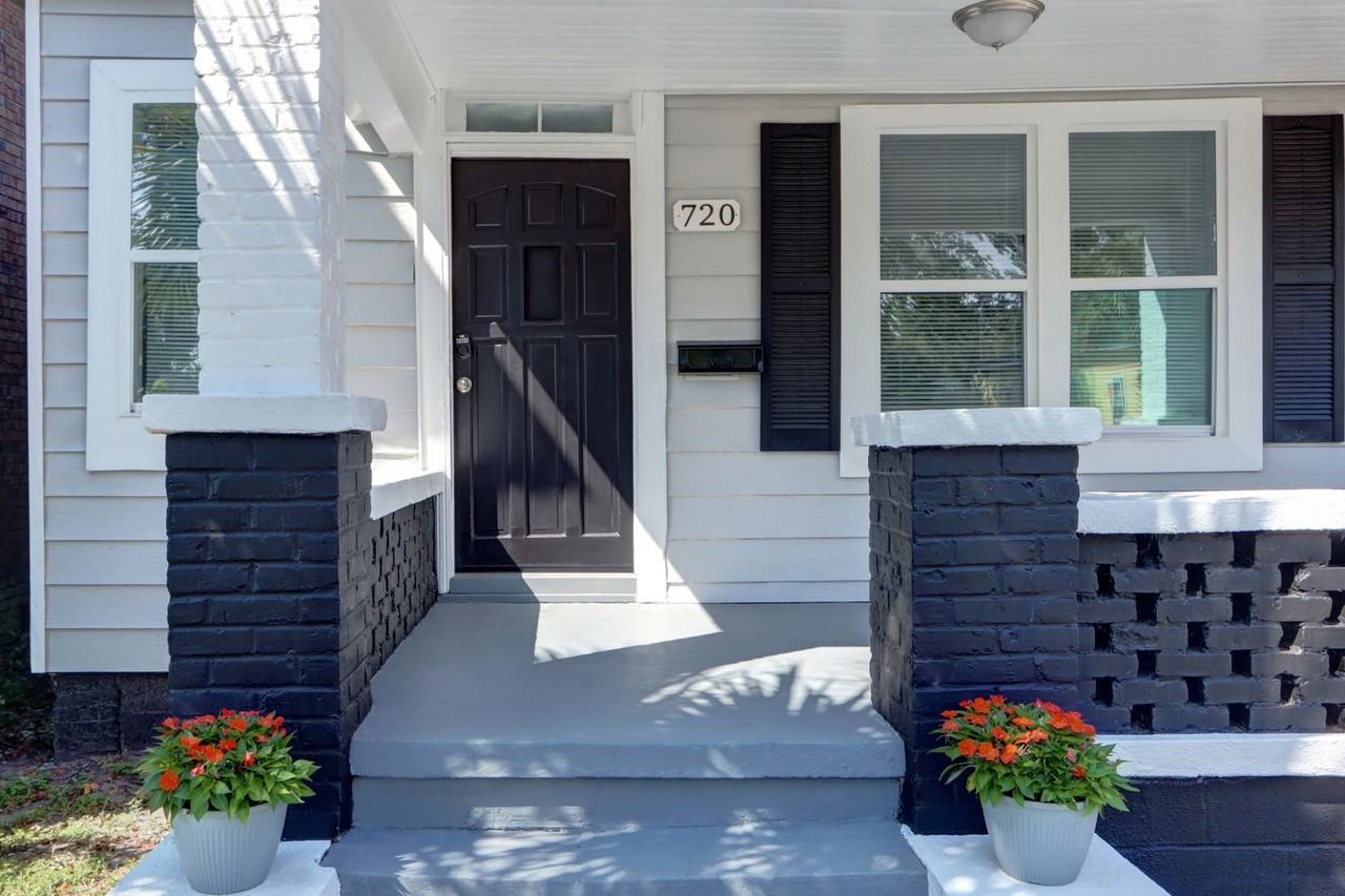 720 W Victory Dr - Photo 2 of 16