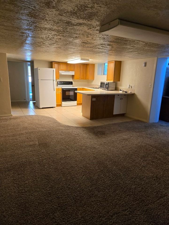 117 N 200 E #B - Photo 4 of 21