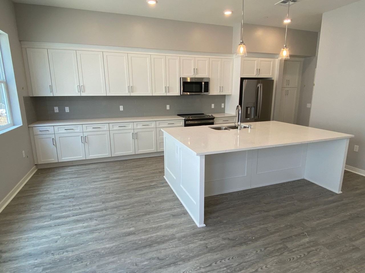 1220 Lampshire Dr - Photo 2 of 17