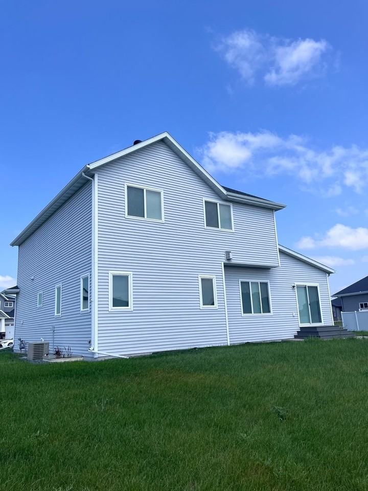 2135 14th St W - Photo 2 of 2