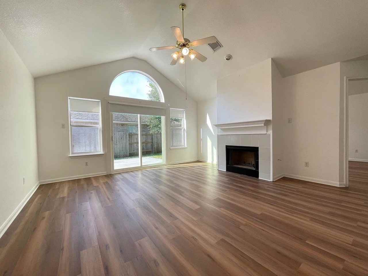 9001 Wildwater Way - Photo 3 of 19