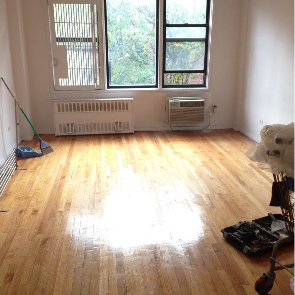 220 E 26th St #4B
