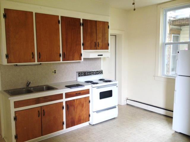 133 S Main St #b - Photo 2 of 6