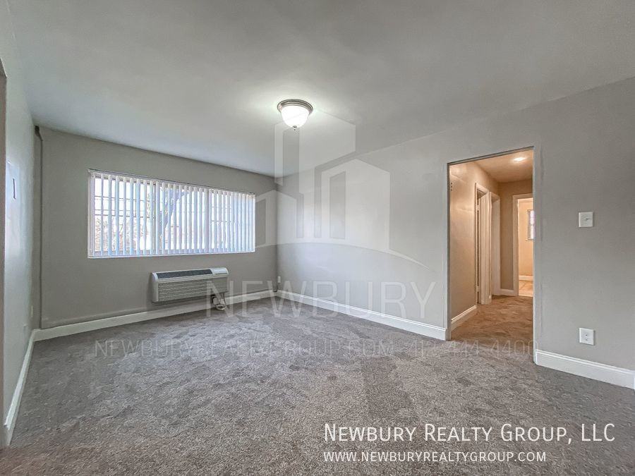 313 San Juan Dr Apt 1 - Photo 3 of 34