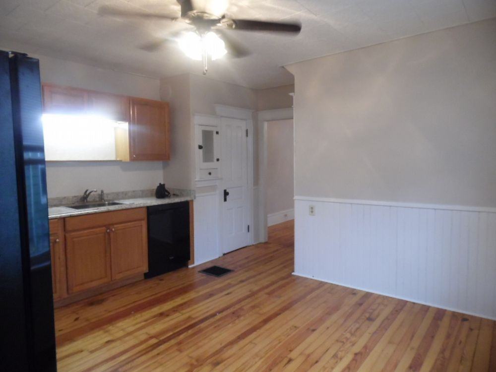 2517 W 4th St - Photo 2 of 12