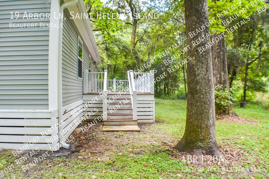 19 Arbor Ln - Photo 3 of 29