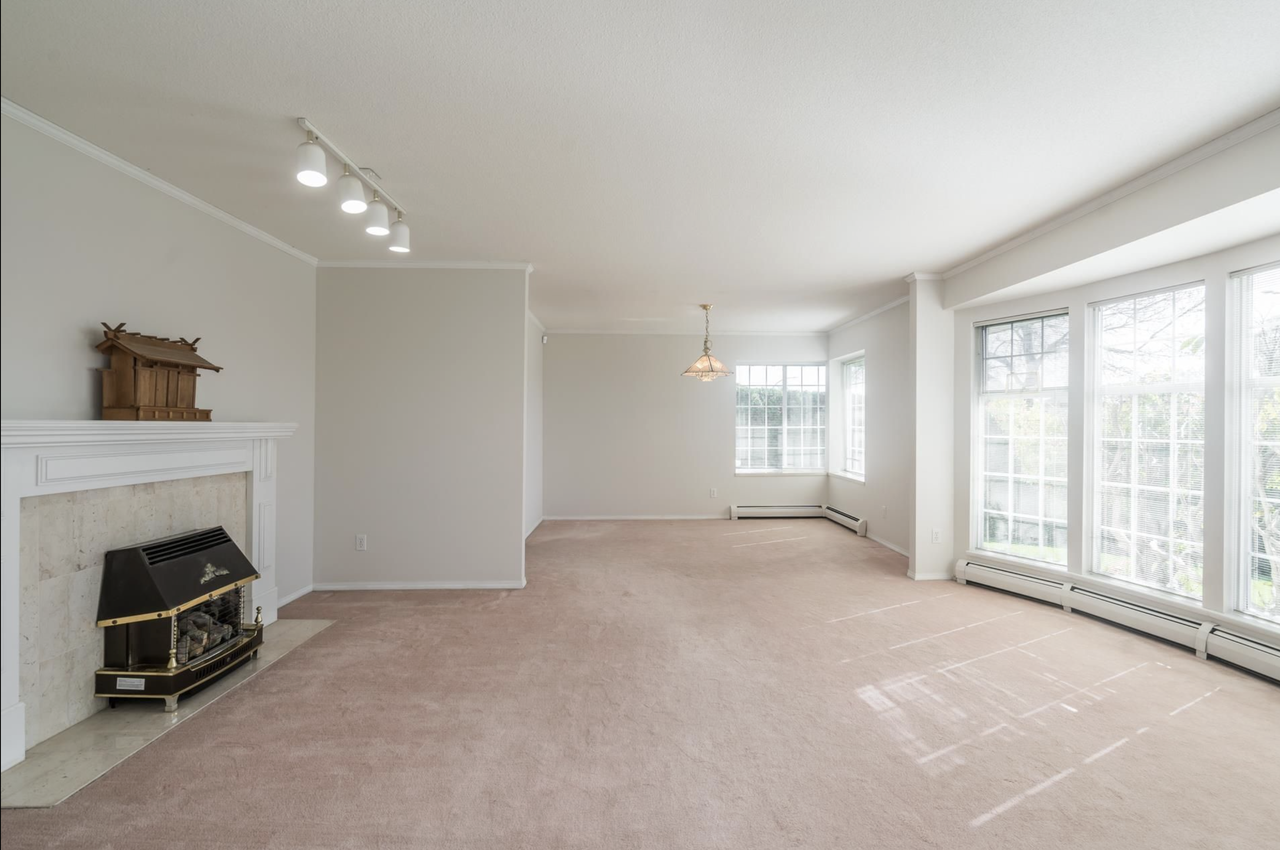8358 143 Street - Photo 3 of 29