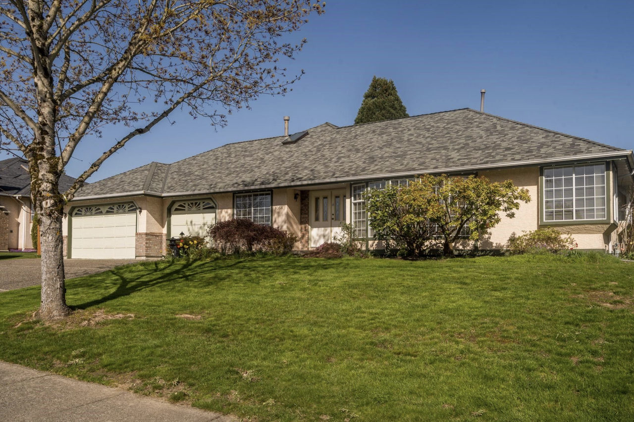 8358 143 Street - Photo 5 of 29