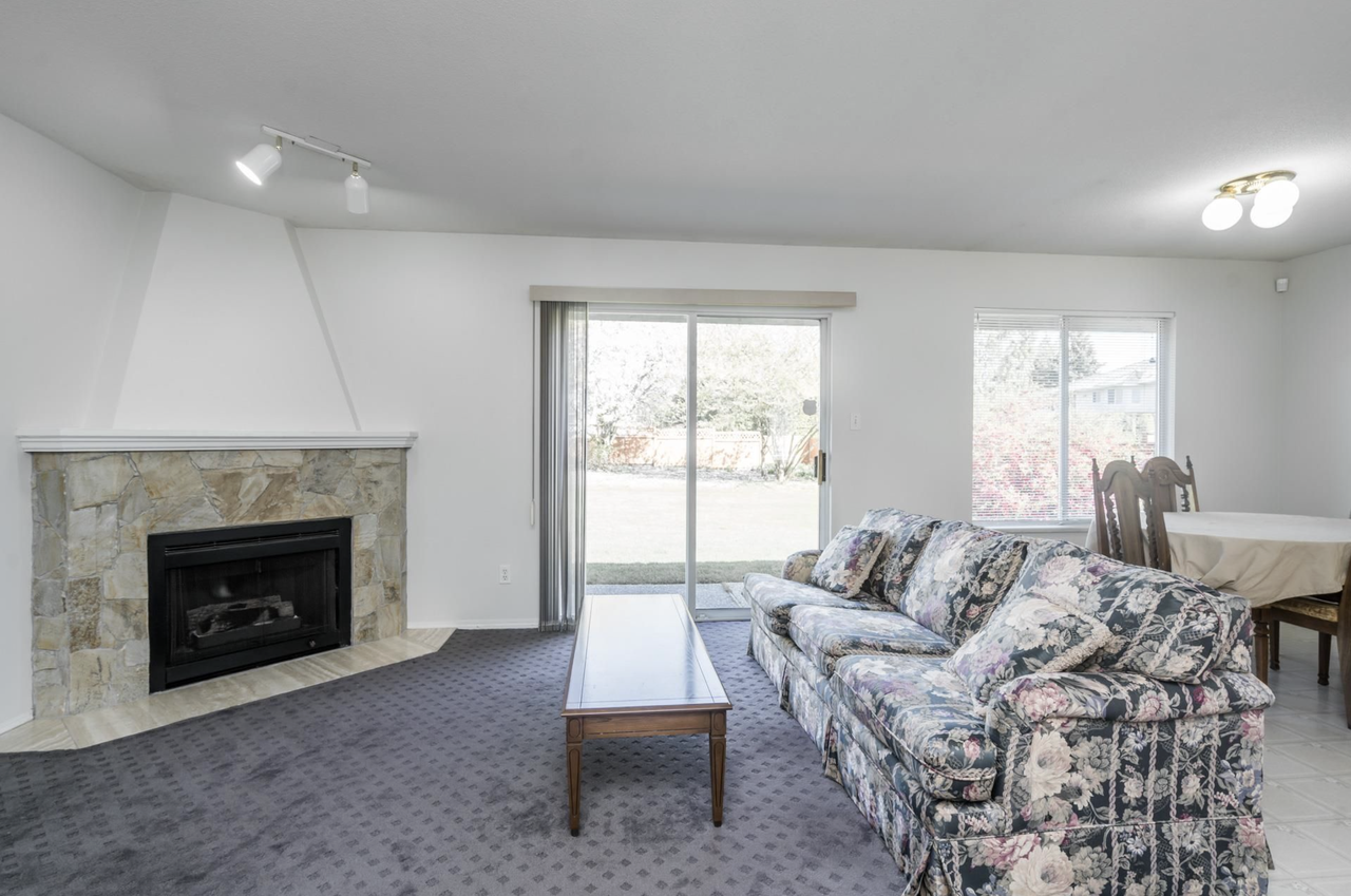 8358 143 Street - Photo 7 of 29