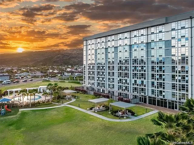 7000 Hawaii Kai Dr #3308 - Photo 4 of 10