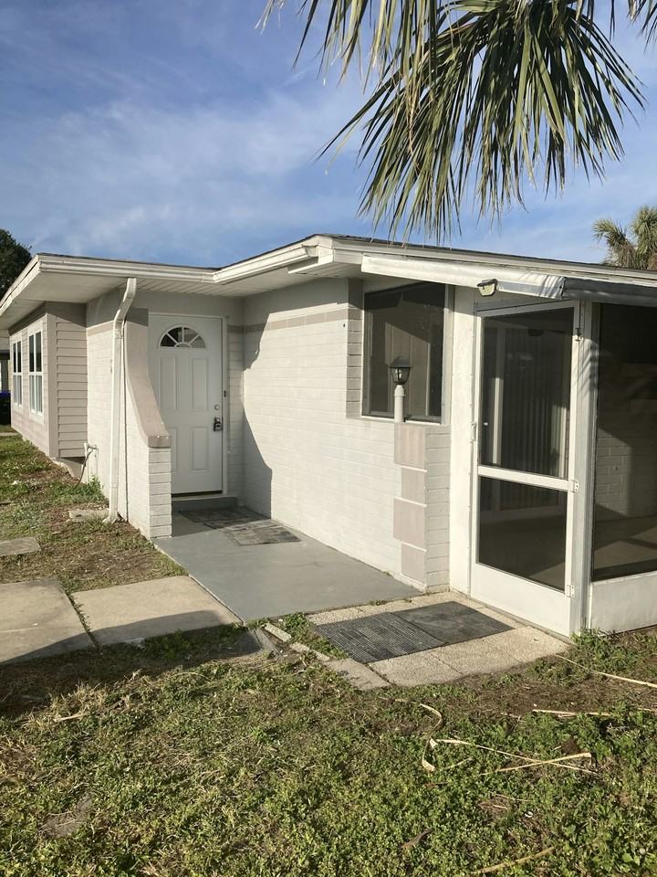 5770 Gallatin Lane - Photo 3 of 16