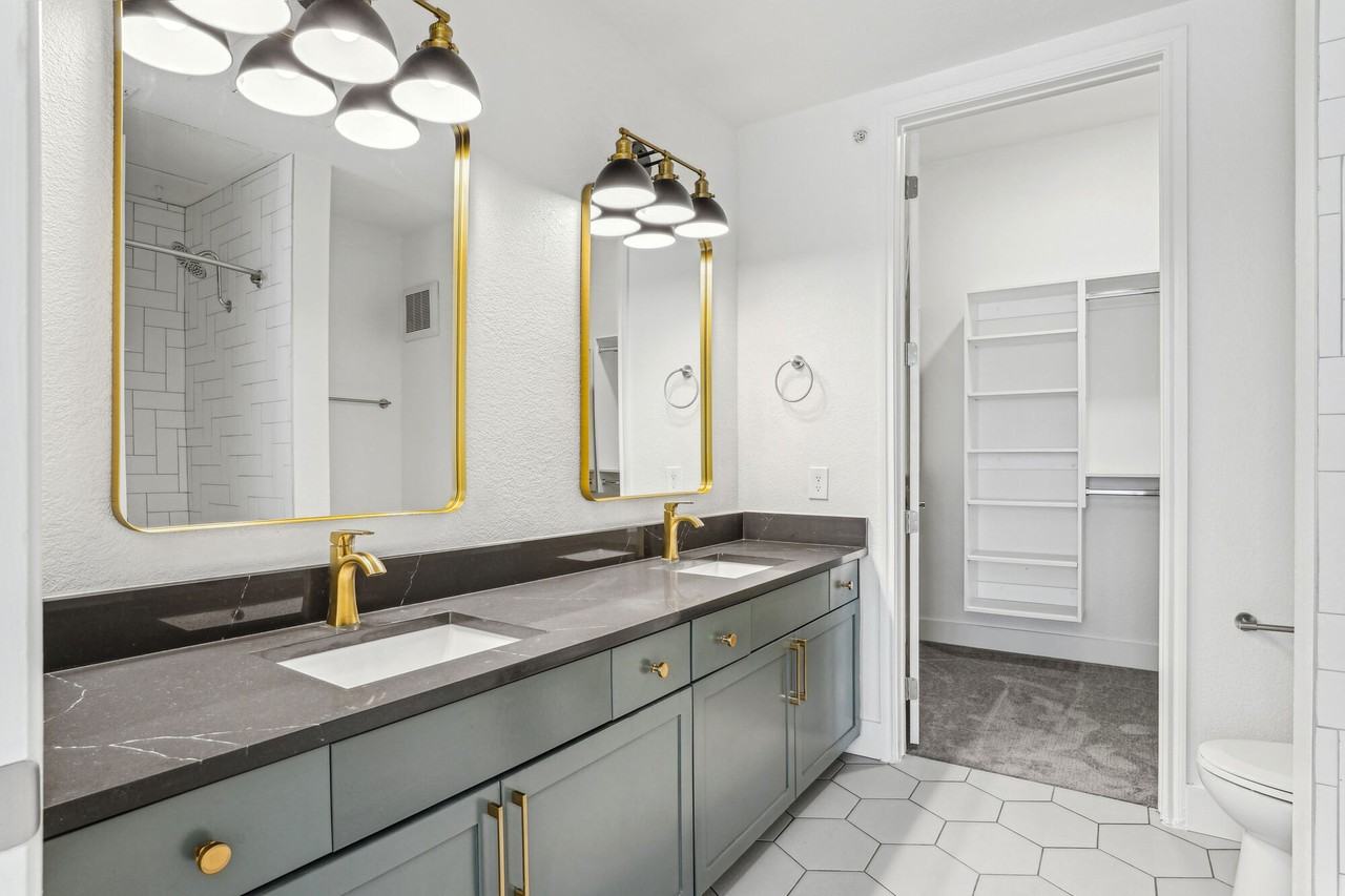 Dorian and Encore - Photo 7 of 84