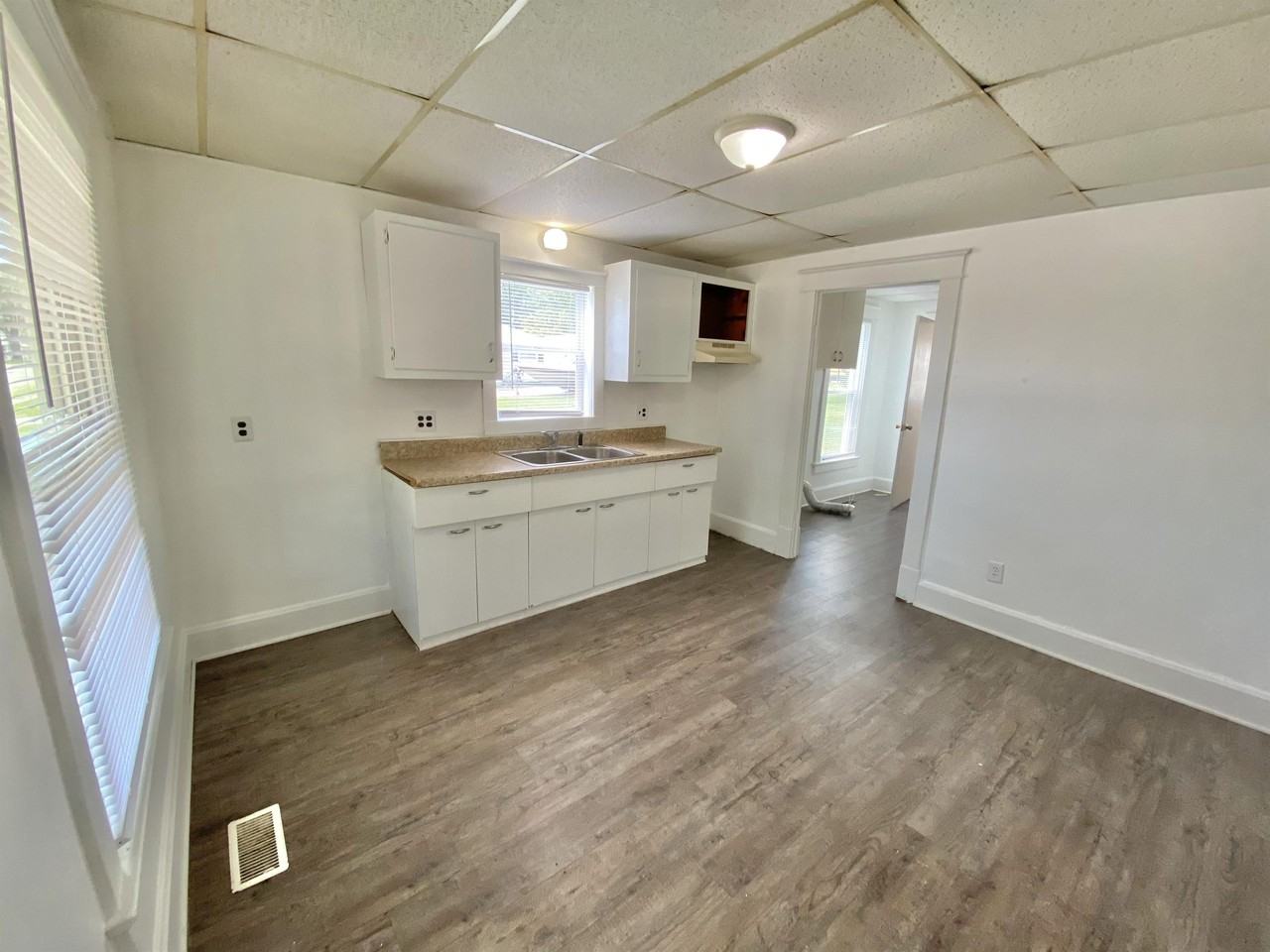 213 Morton Street - Photo 3 of 19