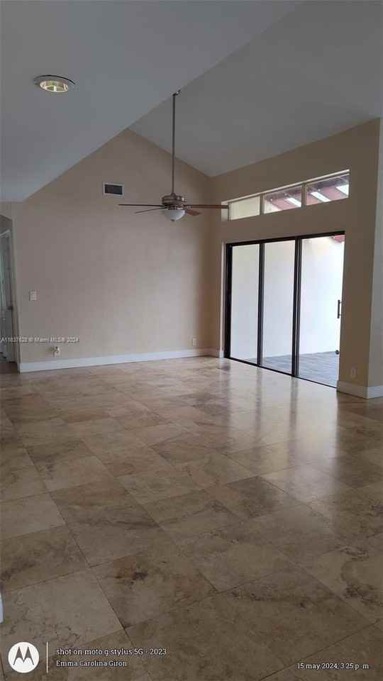 8763 Sw 50th Pl - Photo 2 of 8