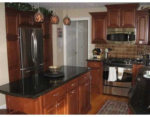 31 Leetewood Dr - Photo 3 of 16