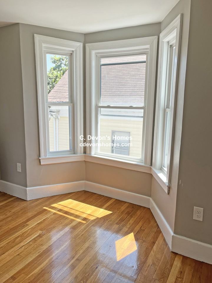 35 Burchstead Pl #2 - Photo 2 of 39