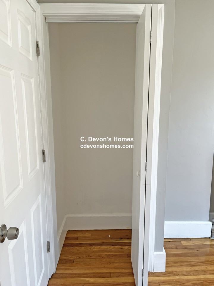 35 Burchstead Pl #2 - Photo 5 of 39