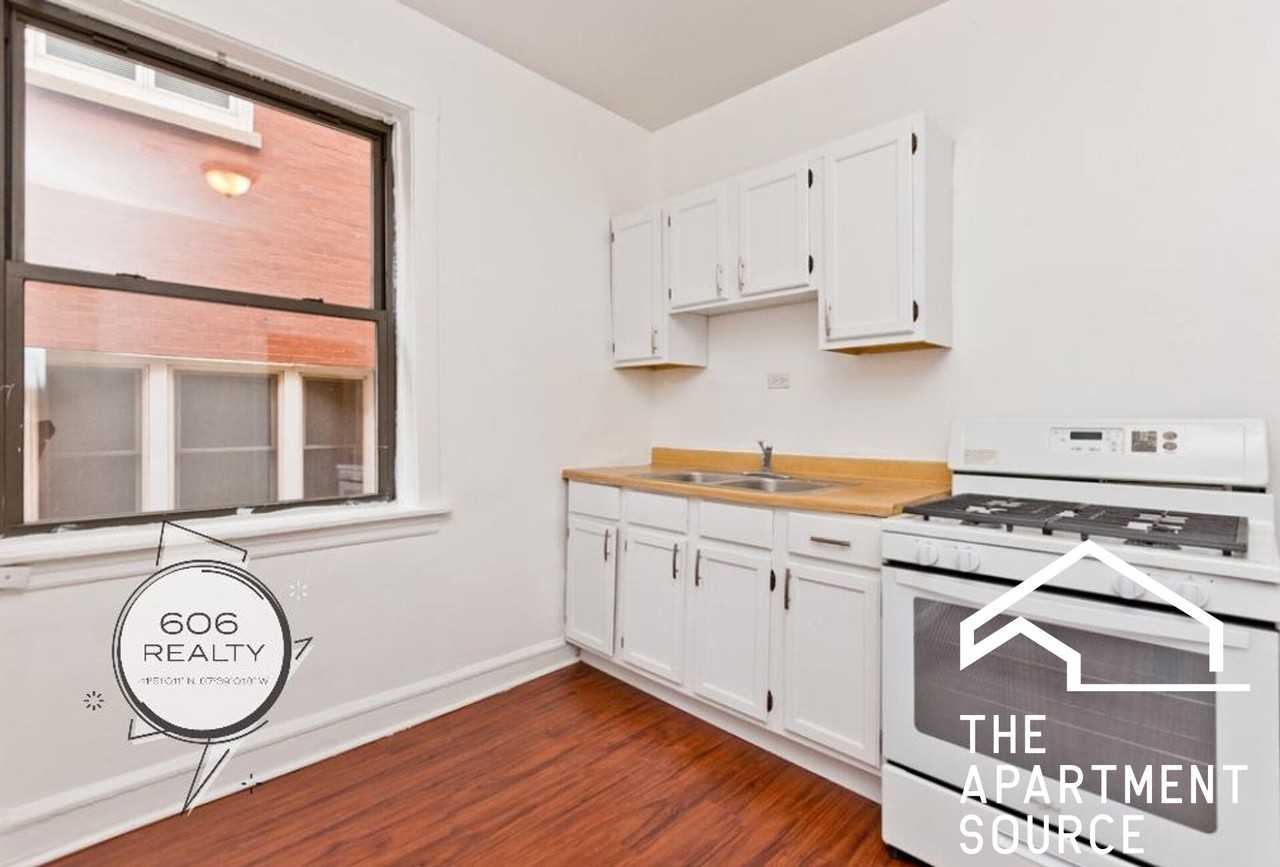 1024 South Hyde Park #3N - Photo 2 of 9