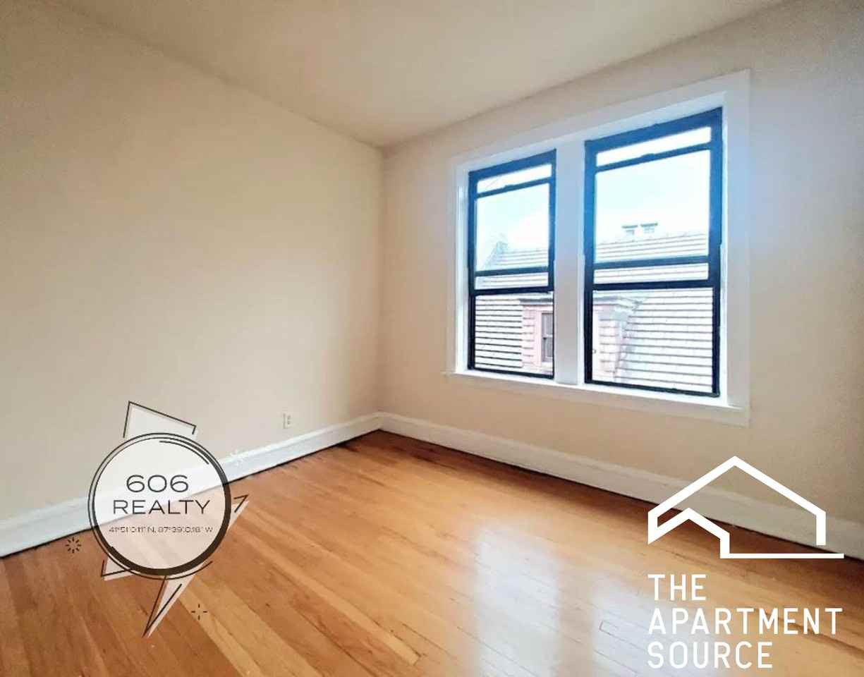 1024 South Hyde Park #3N - Photo 5 of 9