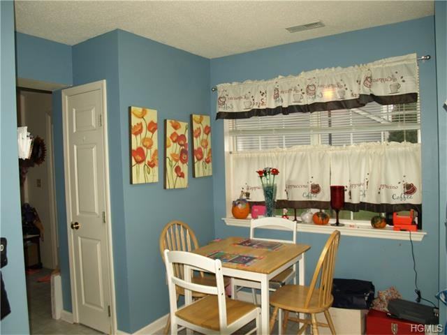 5 Evergreen Way - Photo 2 of 18