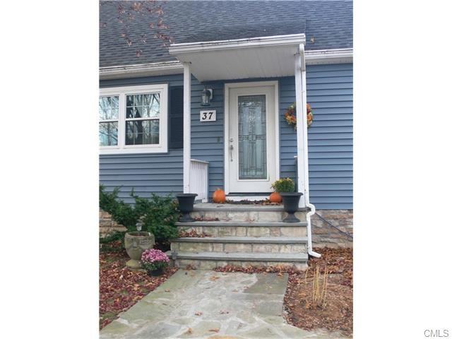 37 Highland Dr - Photo 3 of 11