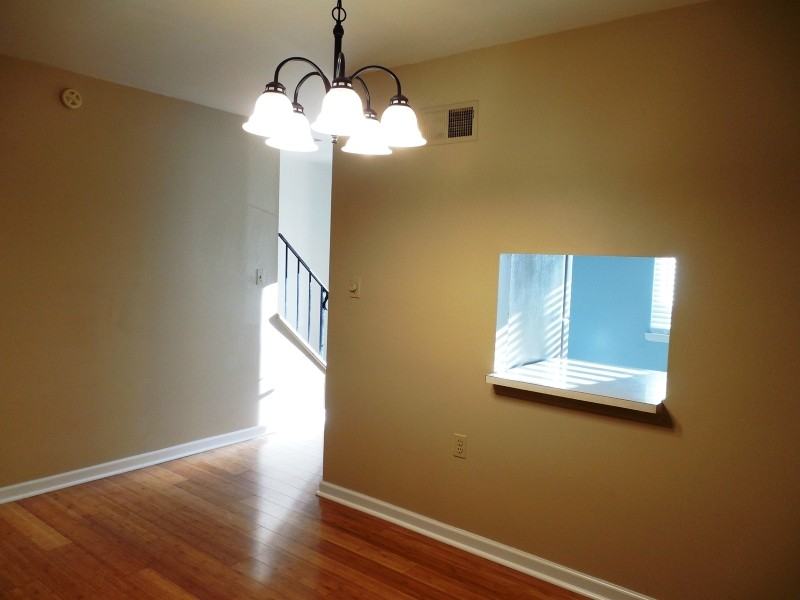 508 Stonegate Ln - Photo 3 of 17