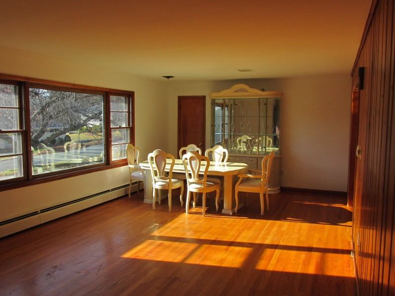 16 Lingert Ave - Photo 2 of 11