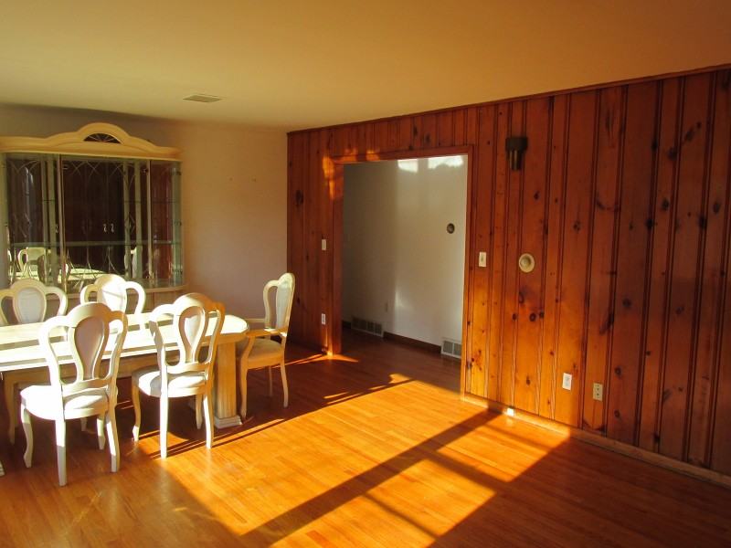 16 Lingert Ave - Photo 3 of 11