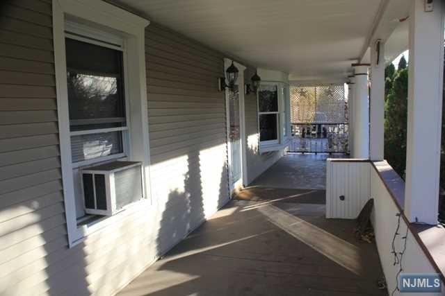1036 Ringwood Ave - Photo 2 of 15