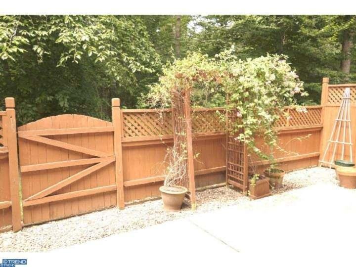 27 Ludlow Ct - Photo 2 of 6