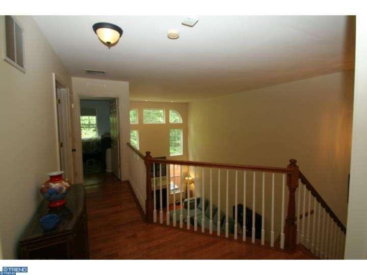 27 Ludlow Ct - Photo 3 of 6