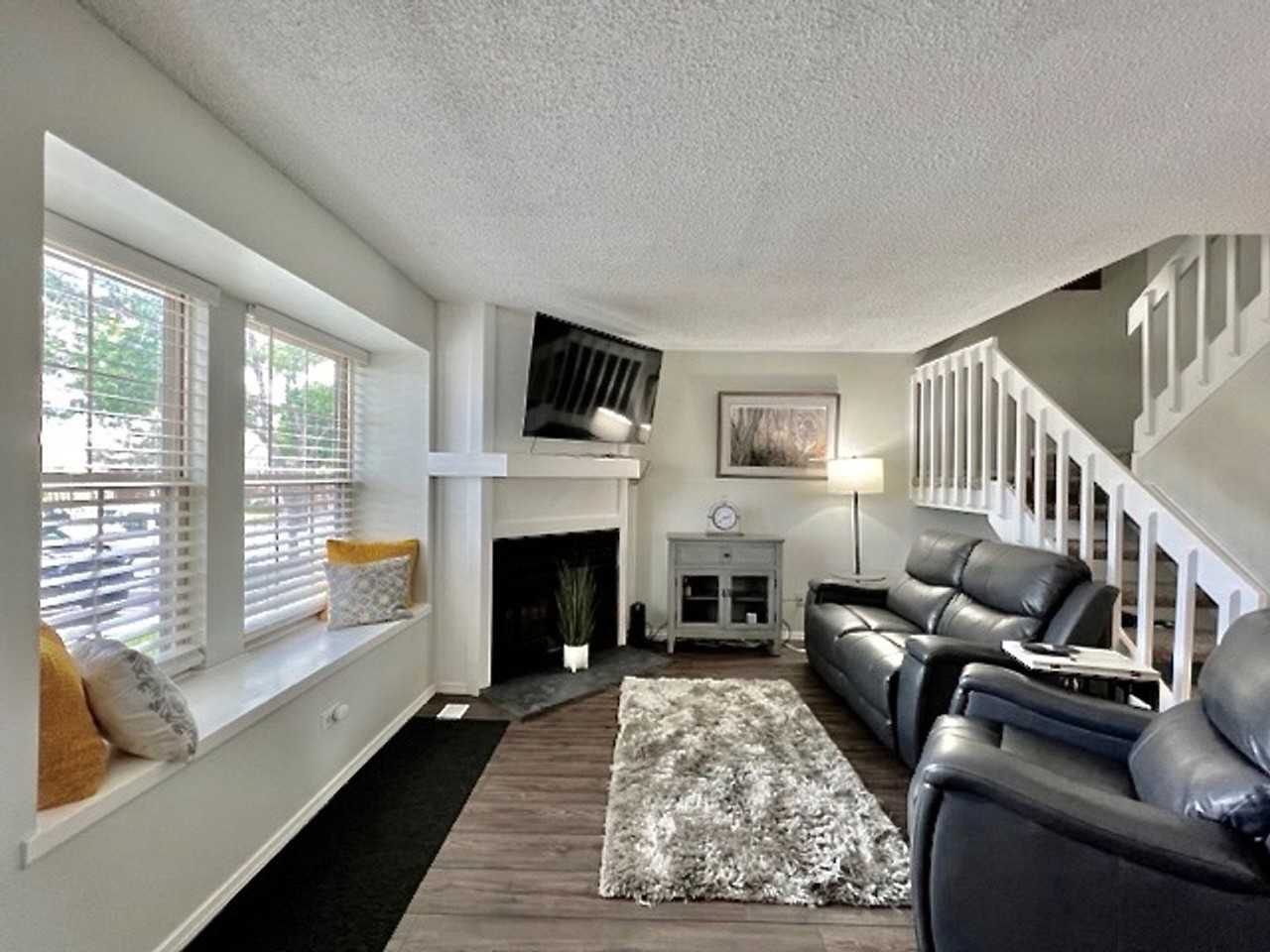 6838 Ravencrest Dr - Photo 3 of 45