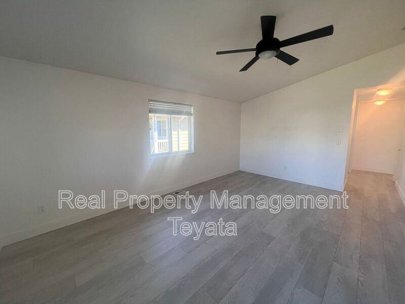 4787 Oyster Dr - Photo 6 of 19