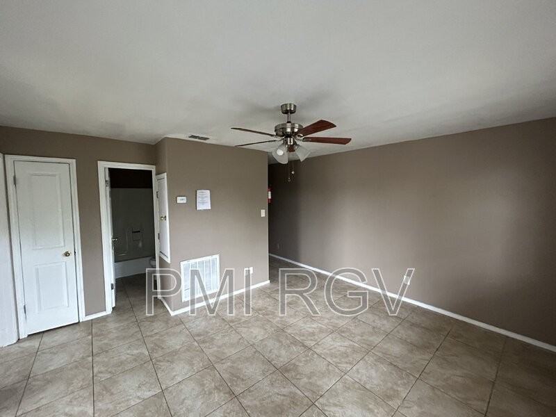 1803 Washington Ave #4 - Photo 2 of 11