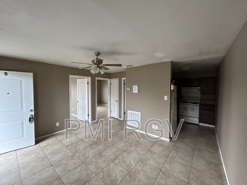 1803 Washington Ave #4 - Photo 3 of 11