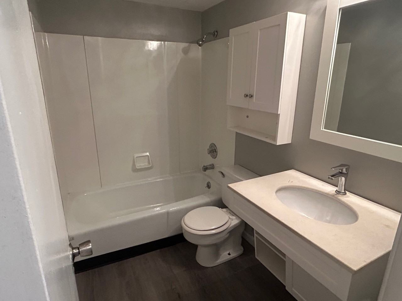 629 W Washington St - Photo 2 of 6