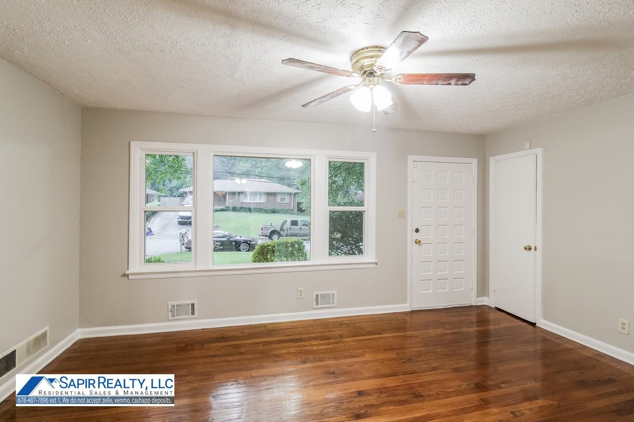 2694 Fairlane Dr Se - Photo 2 of 16