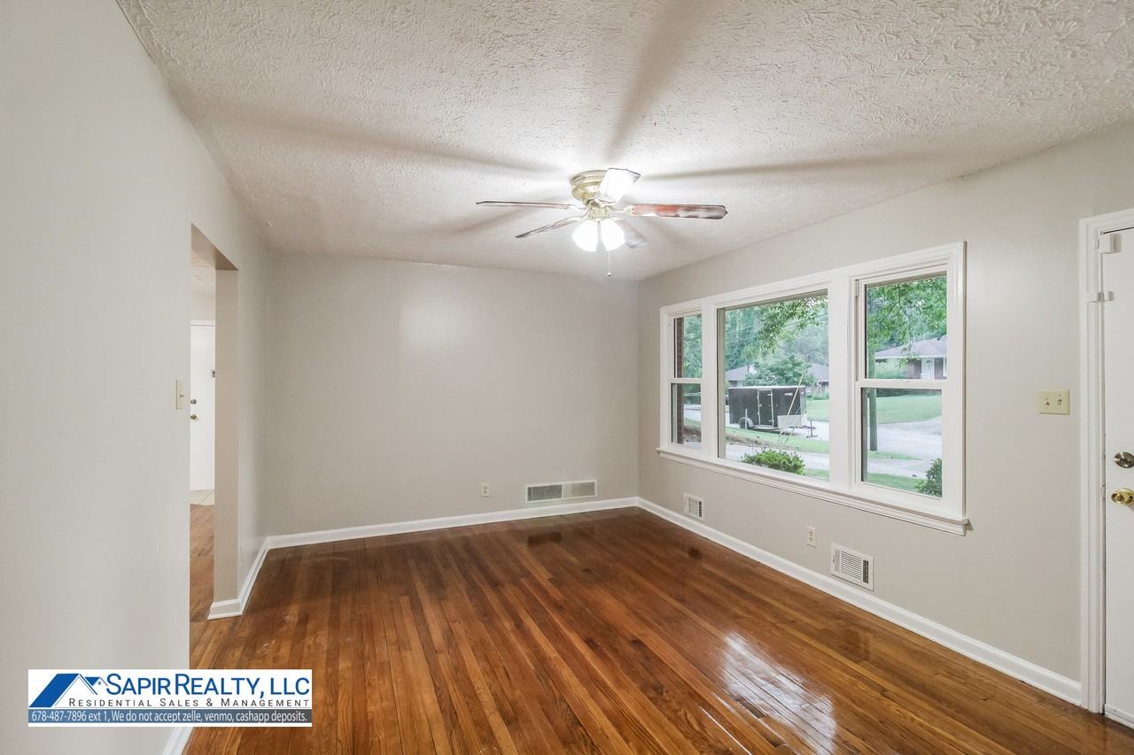 2694 Fairlane Dr Se - Photo 4 of 16