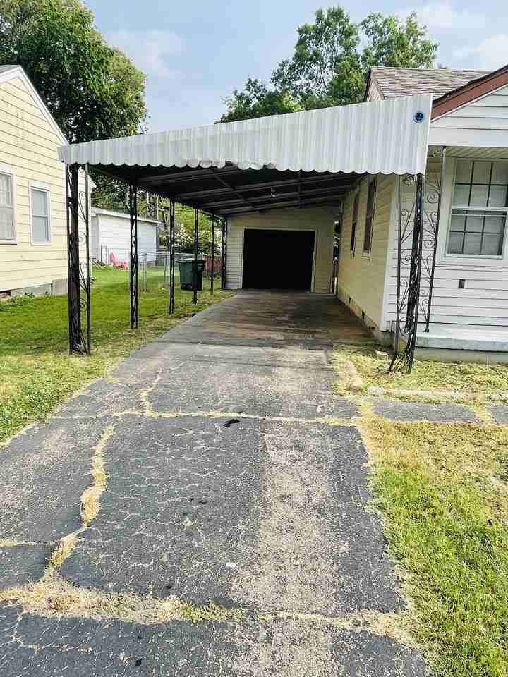 4406 Ferndale Rd - Photo 3 of 27