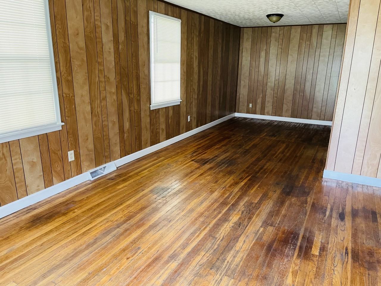 4406 Ferndale Rd - Photo 4 of 27