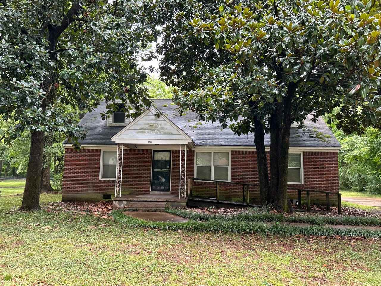 2765 Walnut Rd - Photo 2 of 11