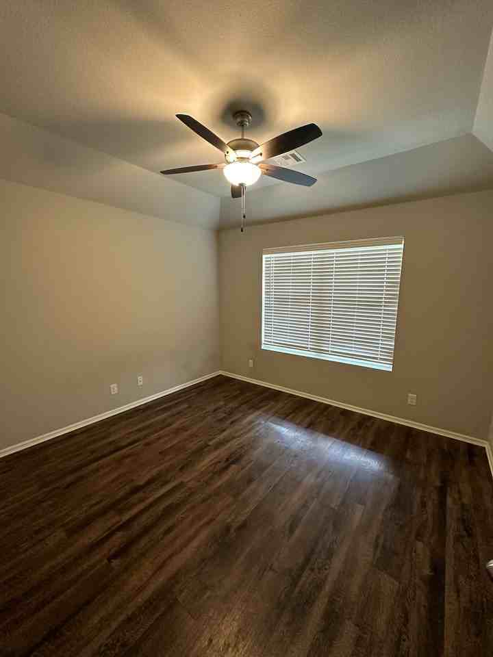 13318 S 19th Pl - Photo 2 of 14