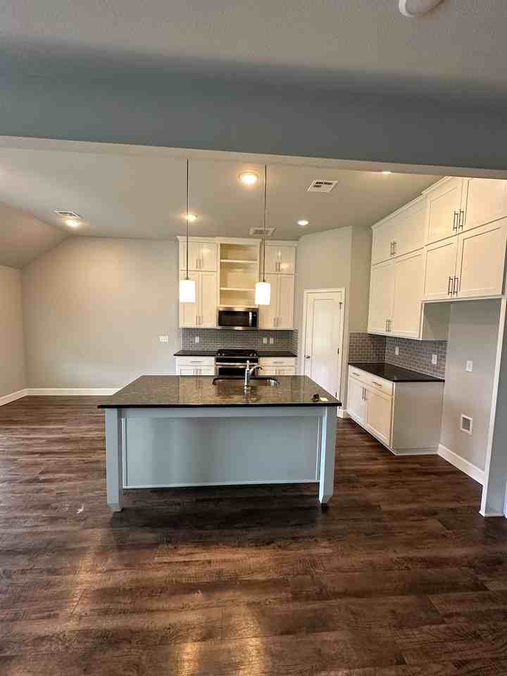 13318 S 19th Pl - Photo 3 of 14